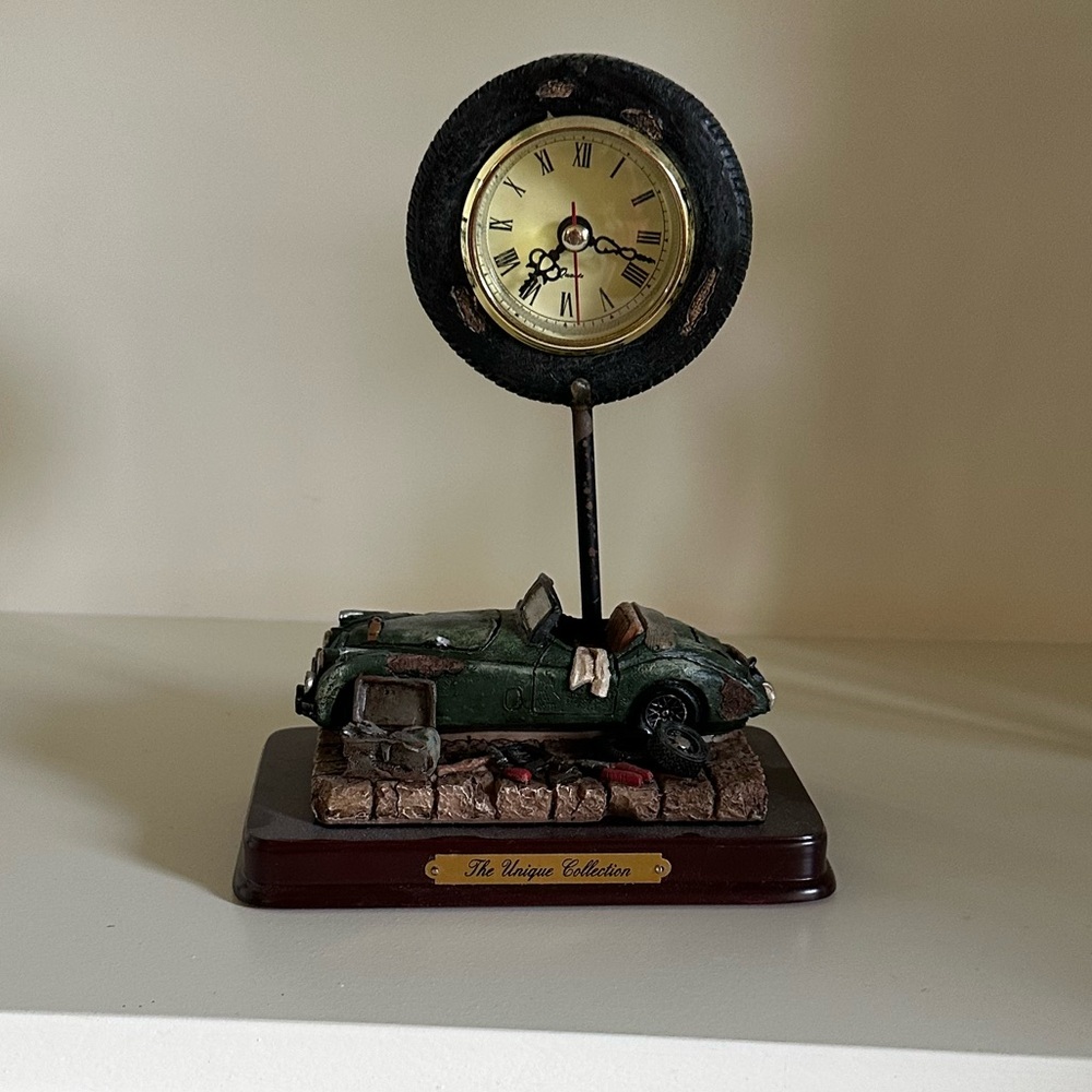 Vintage decorative desk clock